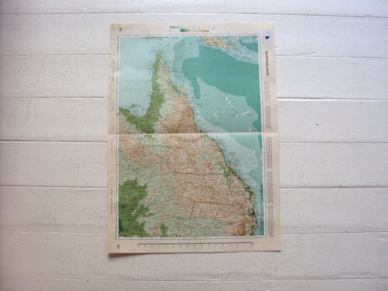 Fabulous VINTAGE Map of the state of 'QUEENSLAND'.