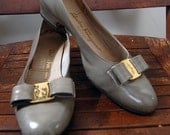 Vintage Salvatore Ferragamo Vara - Bow Shoes - Taupe Leather
