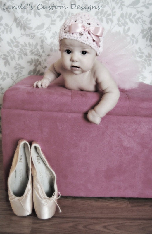 Baby's 1st Pink Tutu & Matching Hand Crochet Hat 0-3 Months for Professional Photos, Baby Shower Gift, 1st Valentine's Day