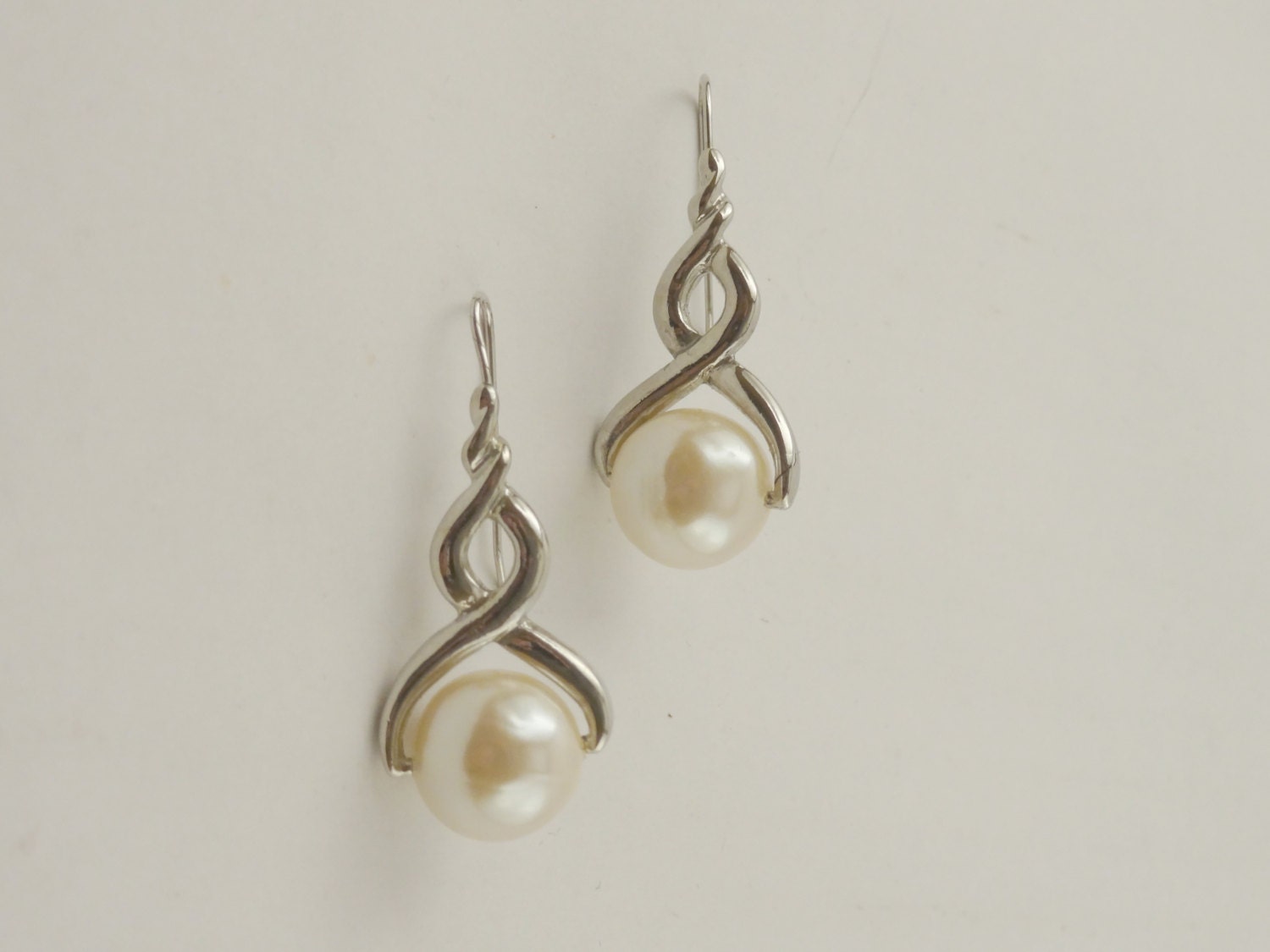 Pearl  Earrings  Vintage  Faux Pearl Silver Toned Dangle Mother's day gift idea