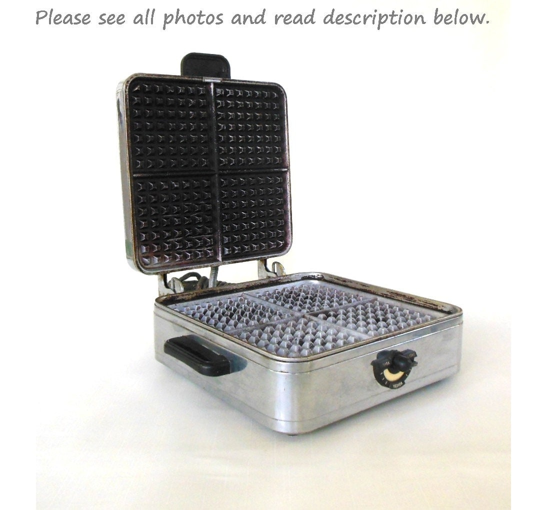 Sunbeam Waffle Iron W2 1950s Kitchen Appliance by LaurasLastDitch