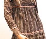 Sweet orig 1960s FOLK mini dress // deep ruffle hem // floral trim // Empire line fit