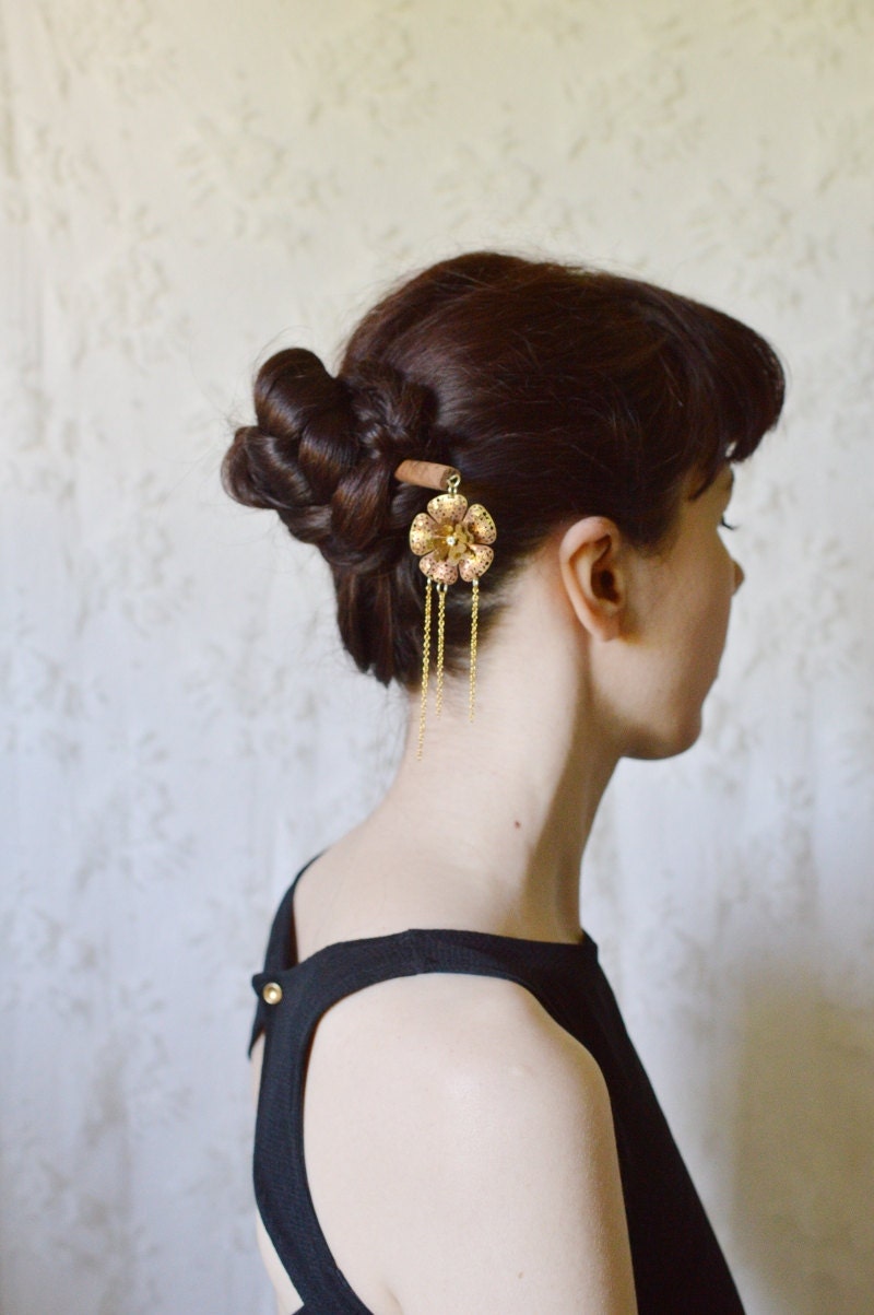 Japanese rose- Brown walnut gold filigree kanzashi hair stick.