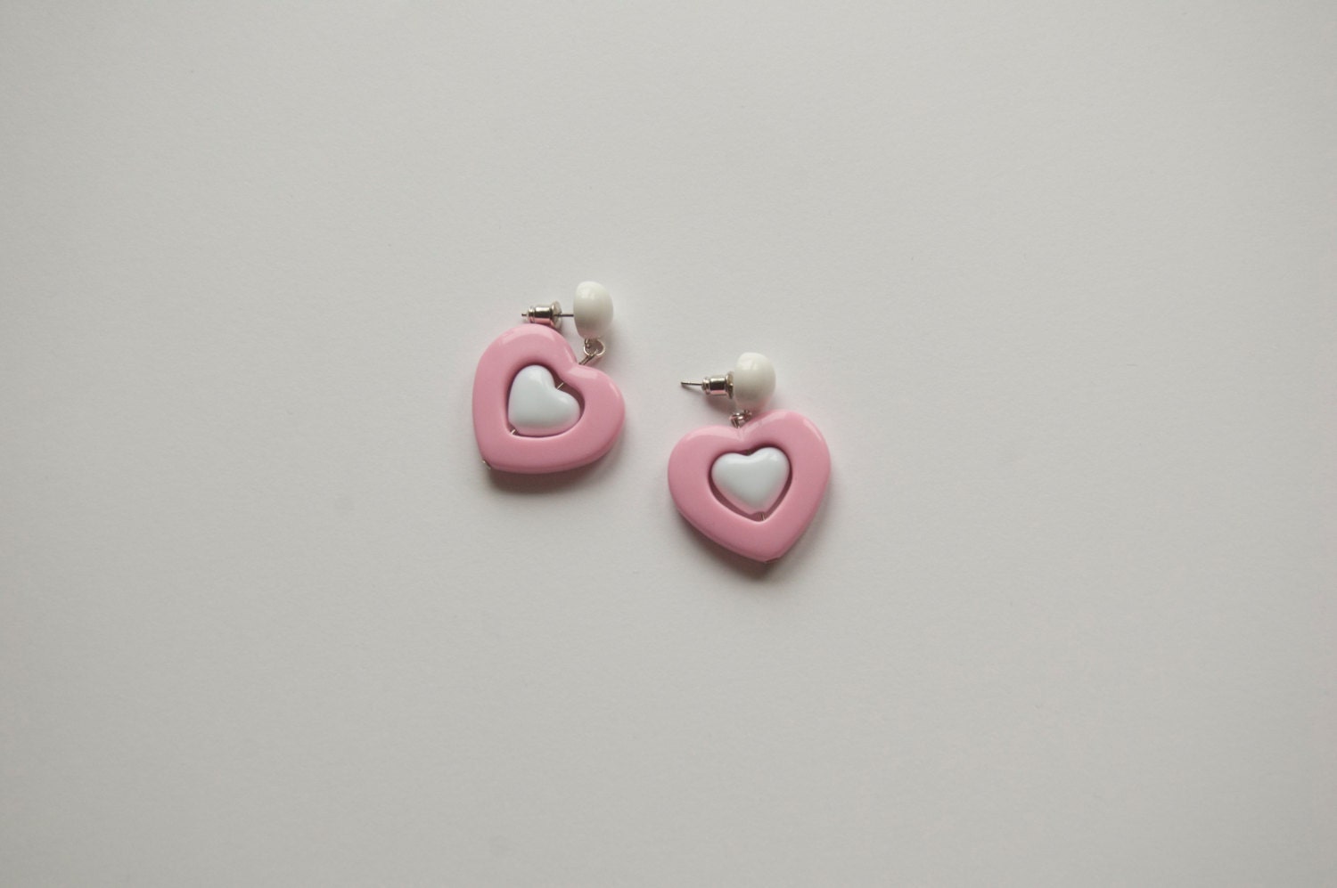 Magical Girl Heart Earrings - Pink/White