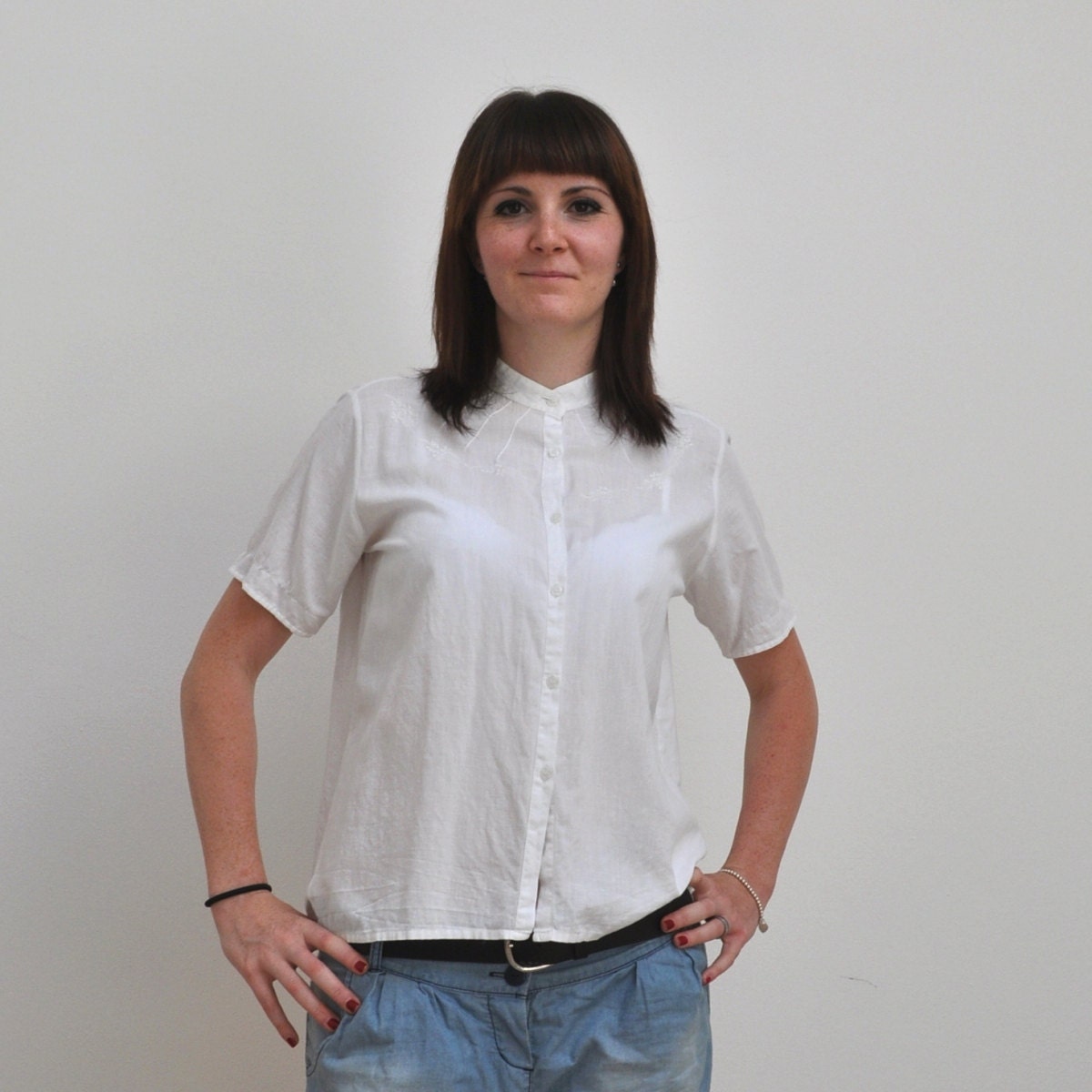 Vintage white blouse without collar (M)