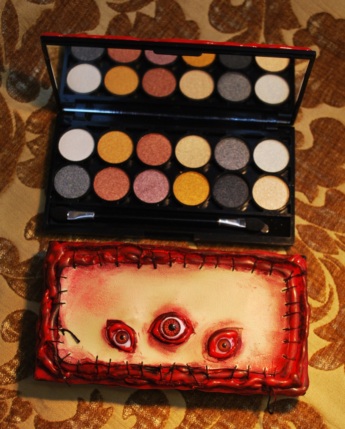 Zombie skin metallic smoky eye shadow palette