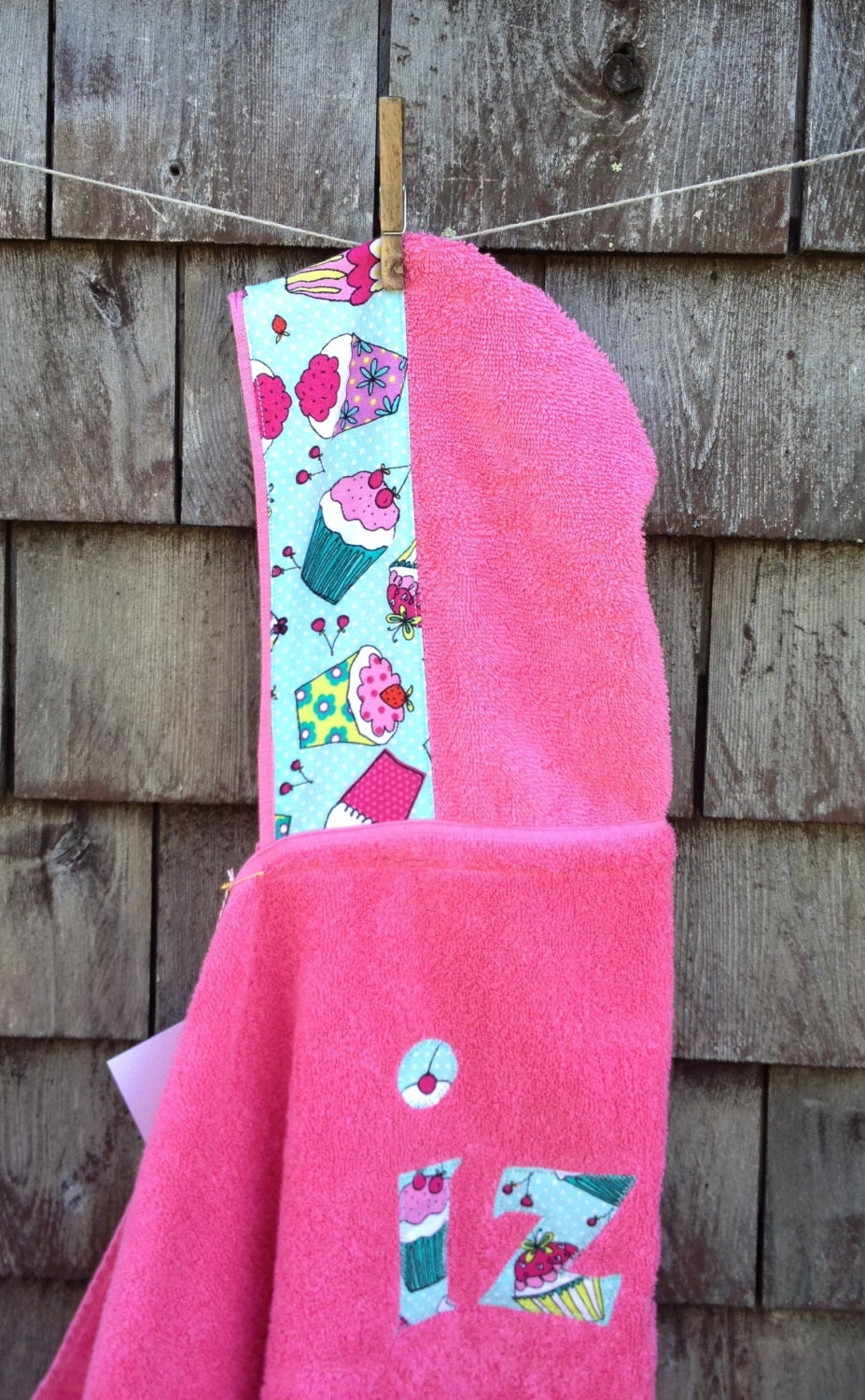 Girls Personalized Hooded Towel Baby Toddler Kids Beach Pool Bath Towel Cupcake Children Girls Gift
