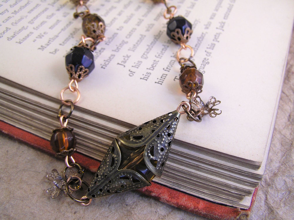 Amber Choker necklace. Amber colored beads and copper beadcaps. Vintage style handmade jewelry