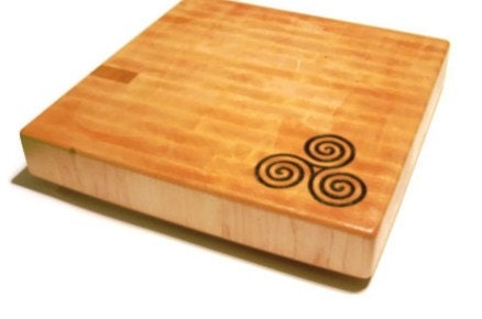 Triple Spiral Personalized Cutting Board -  Custom Image - End Grain Maple 14"x14"x2" with Feet