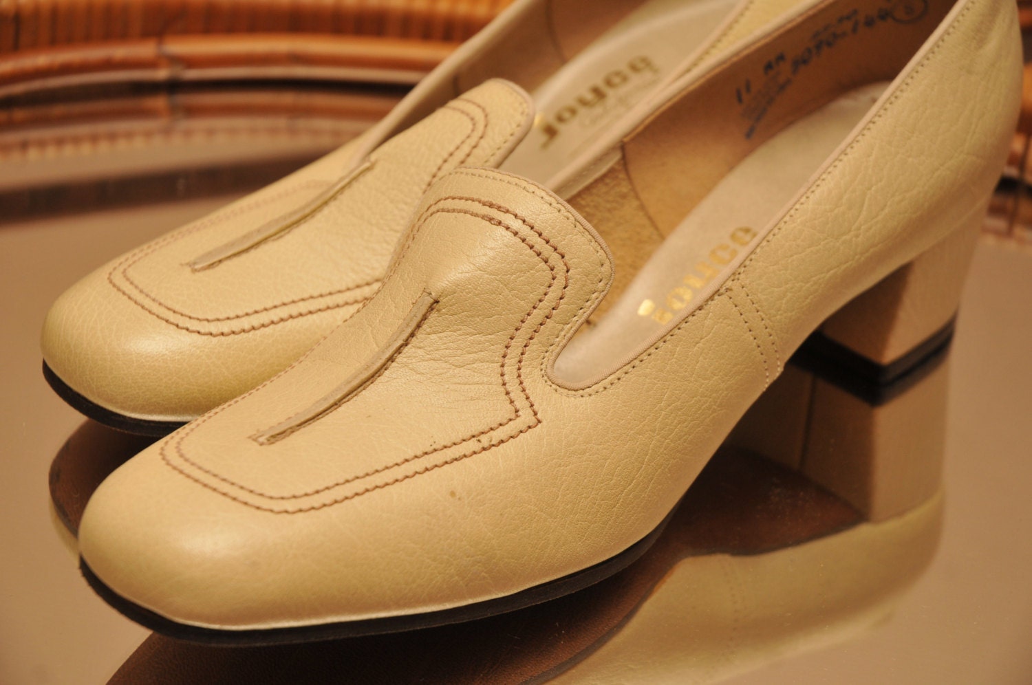 NOS Cream Joyce California Ladies Mid Century Pumps Shoes Size 11 AA Vintage and MINT 1970s