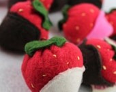 Certified Organic Catnip Strawberry Toys for Cats