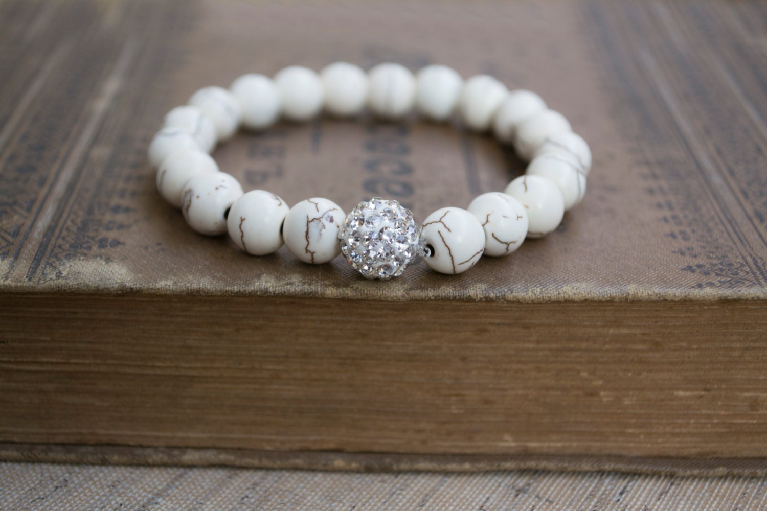 White Howlite Turquoise Stretch Bracelet. Rhinestones Ball and Howlite Beaded Bracelet. Stone Jewelry. Handmade Jewelry