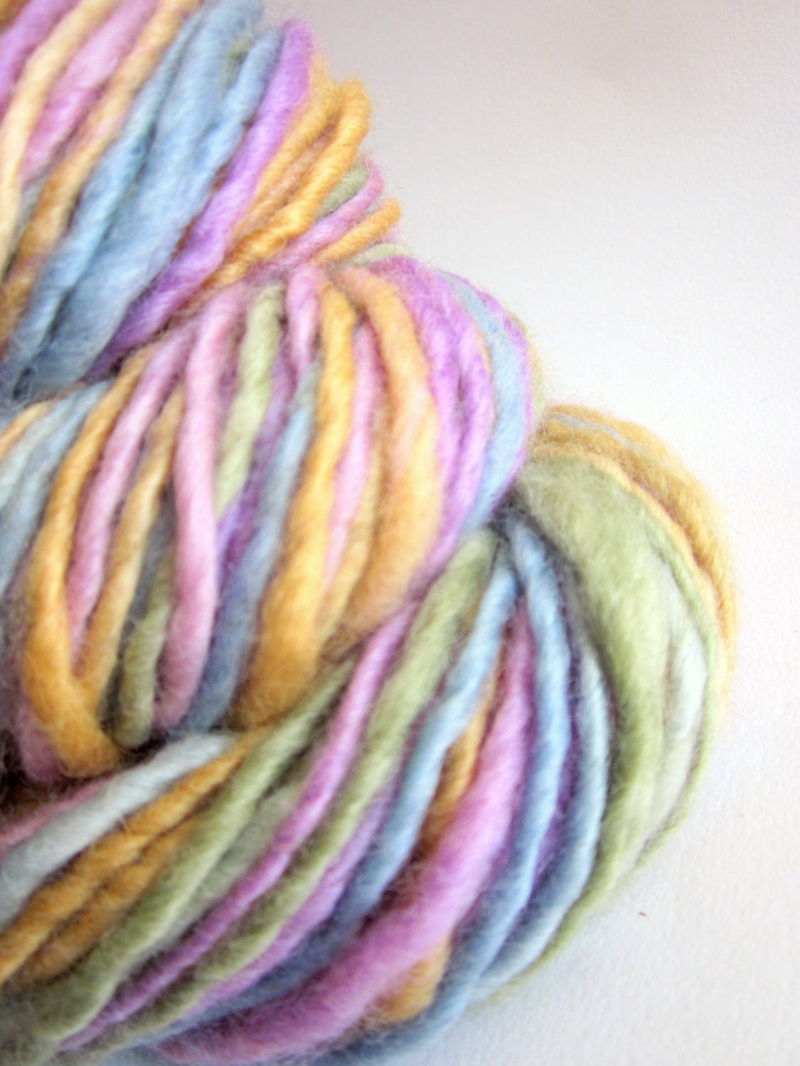 Handspun yarn uk knitting supplies blue faced leicester -  thick and thin pastel chunky 115 yards