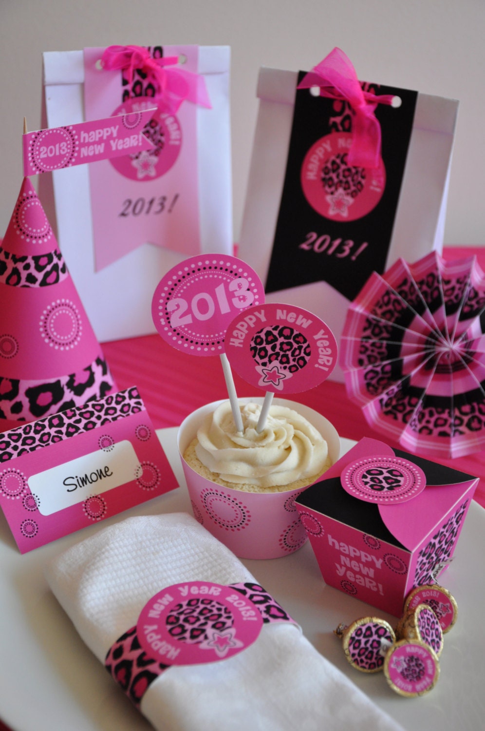 Happy New Year 2013 party celebration pdf printable DIY craft decoration kit - INSTANT DOWNLOAD Il_170x135