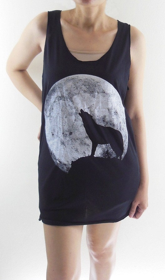 NEW ITEM..The Moon Night Shirt Helloween Howling Wolf Shirt Fox Shirt -- Animal T-Shirt Women Shirt Tank Top Women Tunic Sleeveless Size M