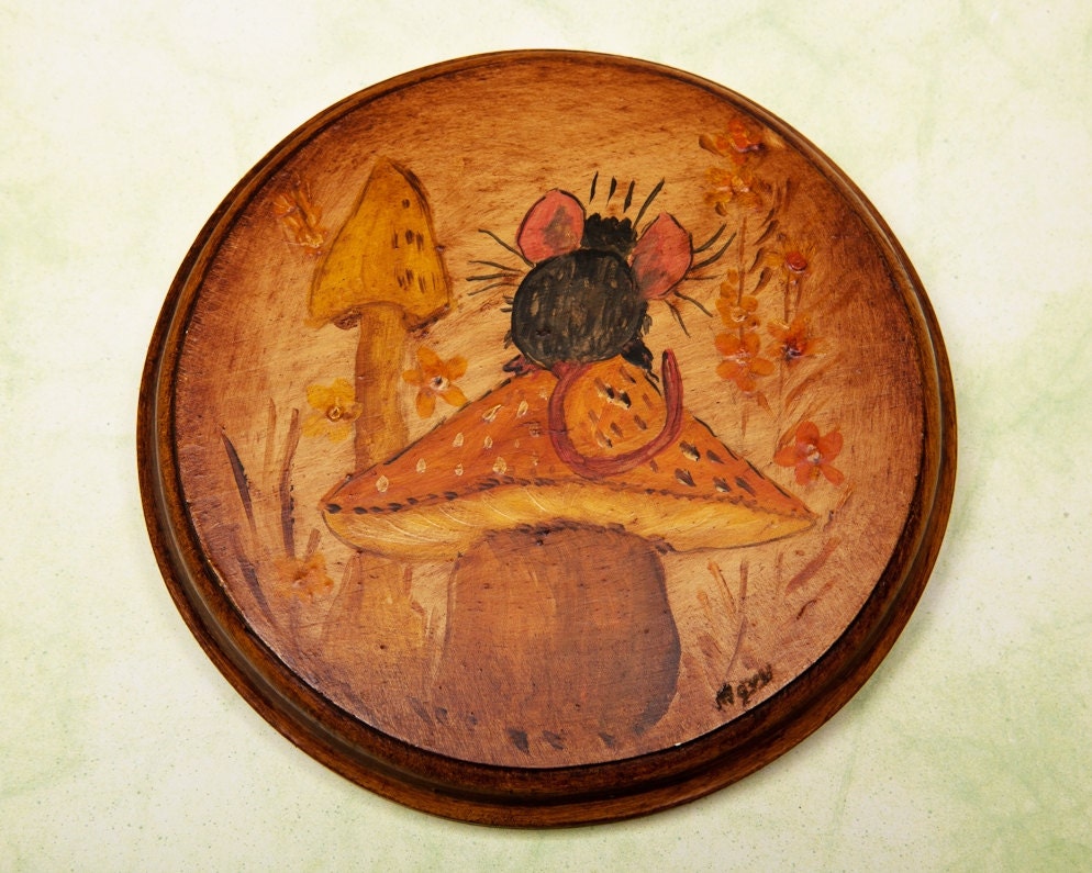 Mouse Sitting on a Mushroom - Hand Painted Round Wood Plaque - 1950s-1970s - Folk Art
