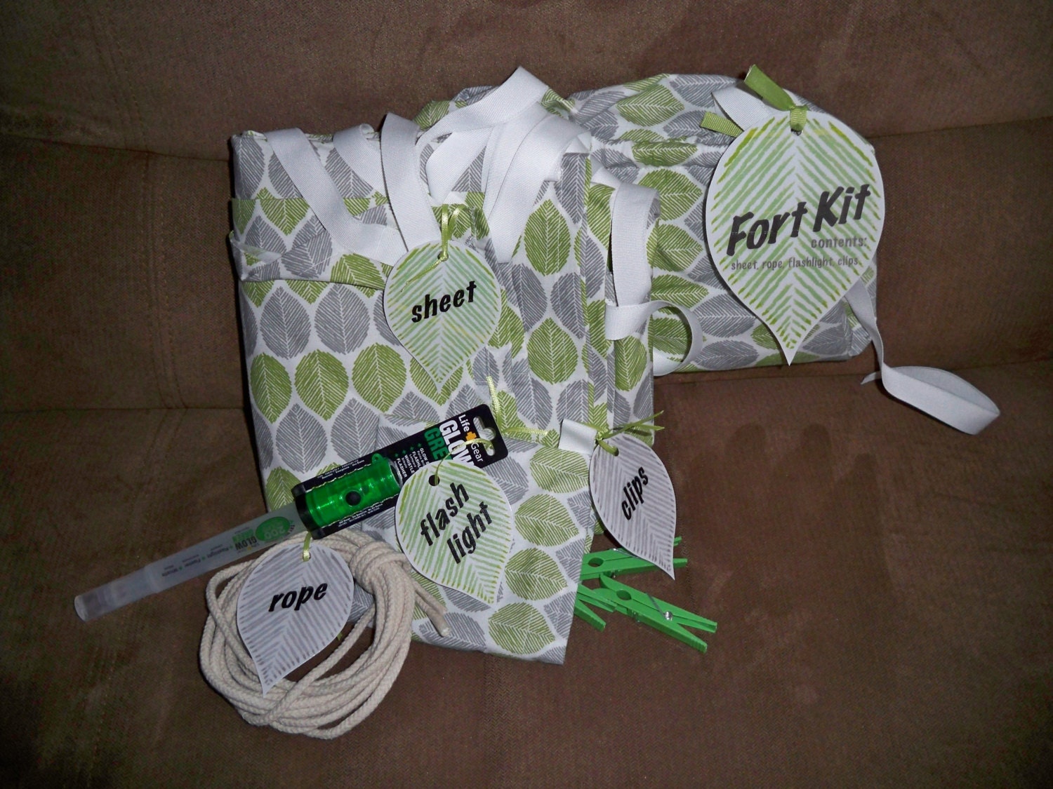 Kids Creative Play Fort Kit (Medium - Green/Grey Leaf Pattern)