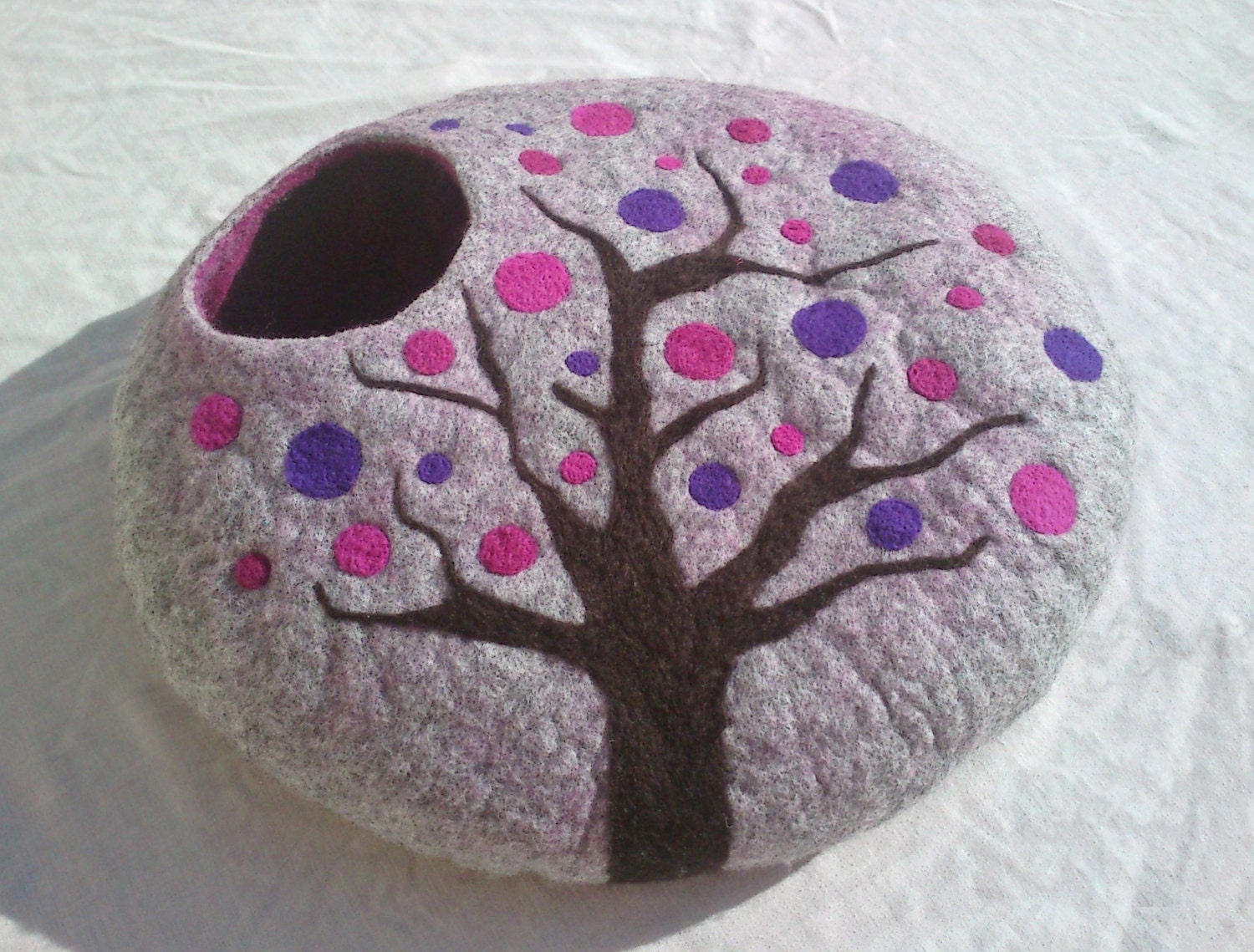 XL size handmade cat bed / cave / house / basket / Felted merino wool