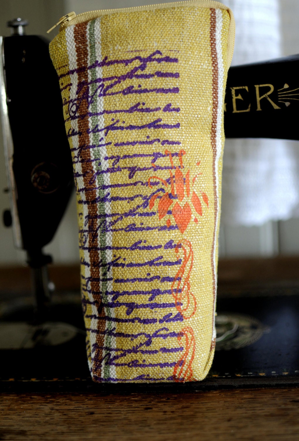 Elna - Pouch/Clutch/Bag/Purse - Vintage material and hand printed - Nigella Collection