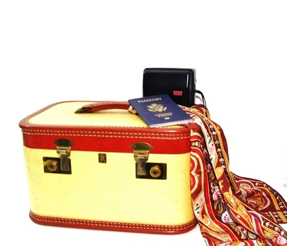 Vintage Train Case Luggage Cream & Brown US by OceansideCastle