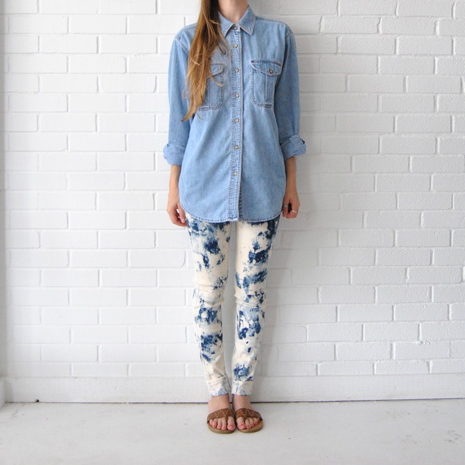 Light Denim Shirt  //  Button Up Jean Shirt  //  Slouchy Long Sleeve Cotton Chambray Shirt  //  Utility Work Shirt Small