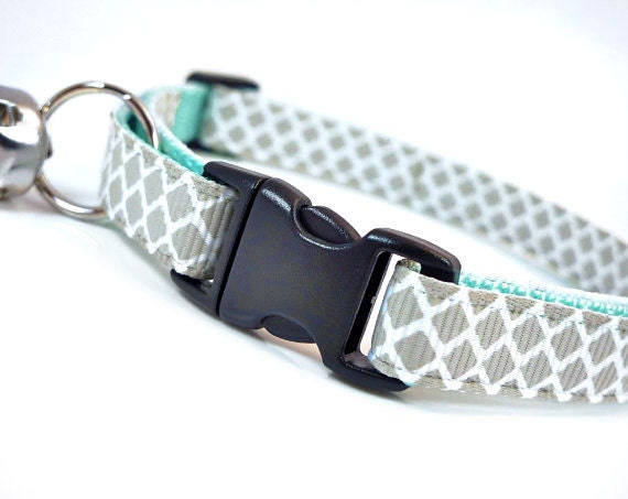 Cat Collar - "Incense & Peppermints " - Light Grey on Mint