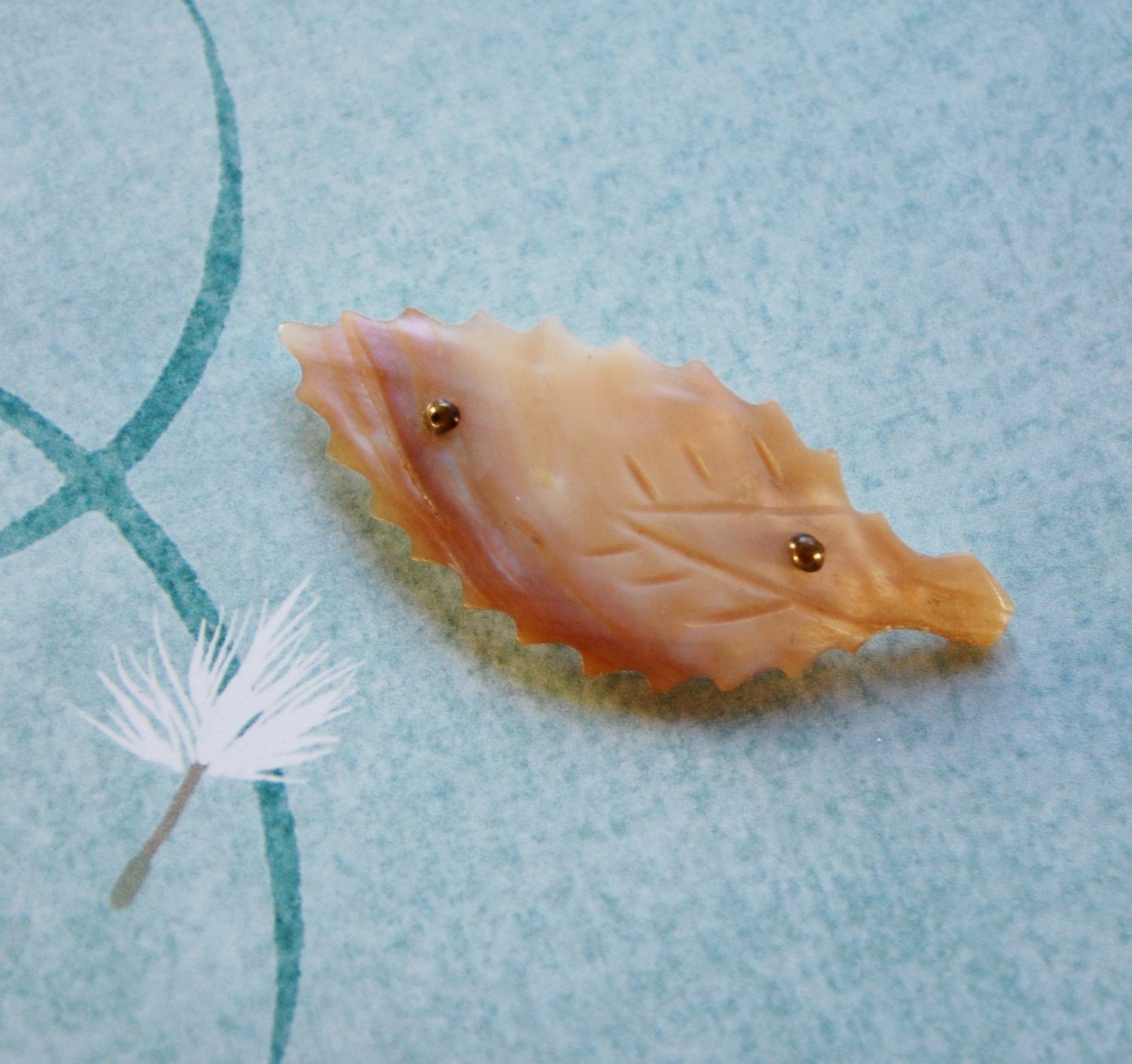 Antique Leaf Brooch / Pin, Carved Mother of Pearl Shell, Ombre Brown, 1800s 1900s Victorian Edwardian Art Nouveau Jewelry