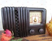 1930's Delco Radio Bakelite Tube Original Parts Needs New Plug and Cord.