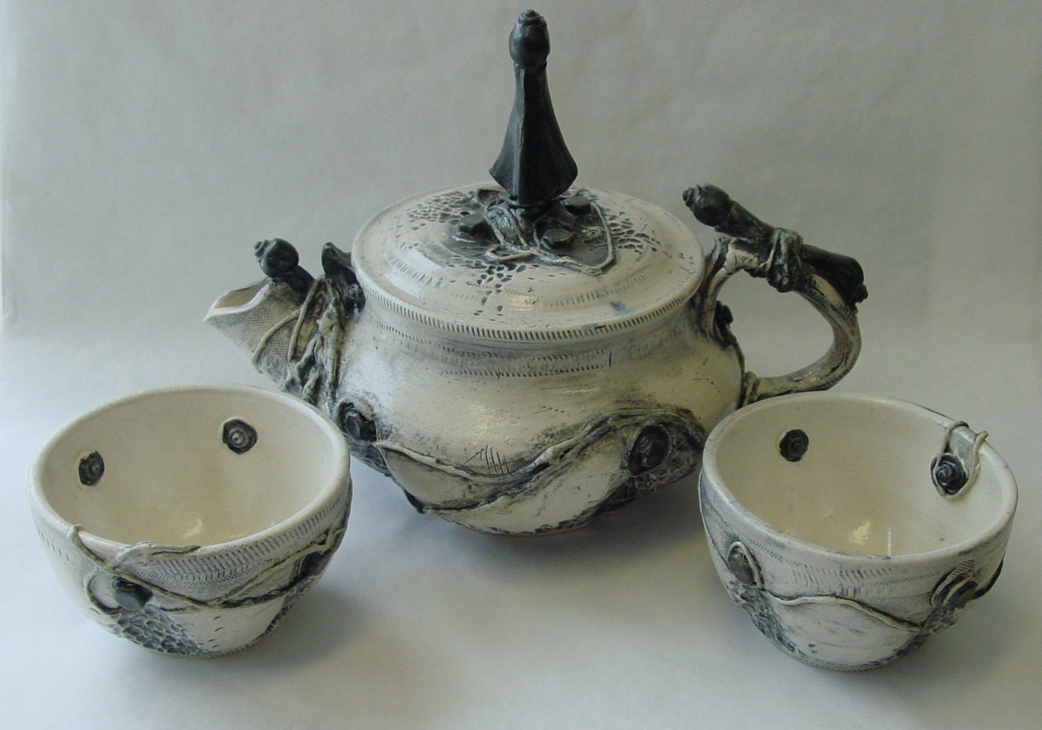 RESERVED Urban Decay Teapot and 2 Tea Cups