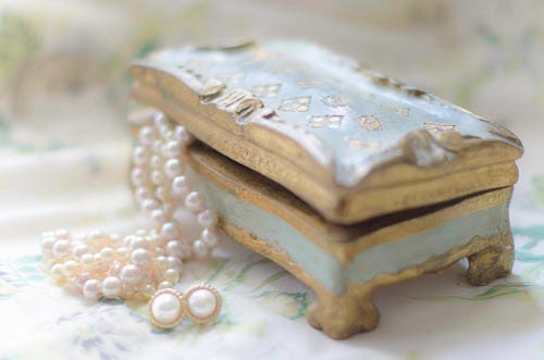 Florentine Italian Jewelry box with Pearls  soft greens ,white & gold  Italian, Home Decor - PhotographybyMaryM
