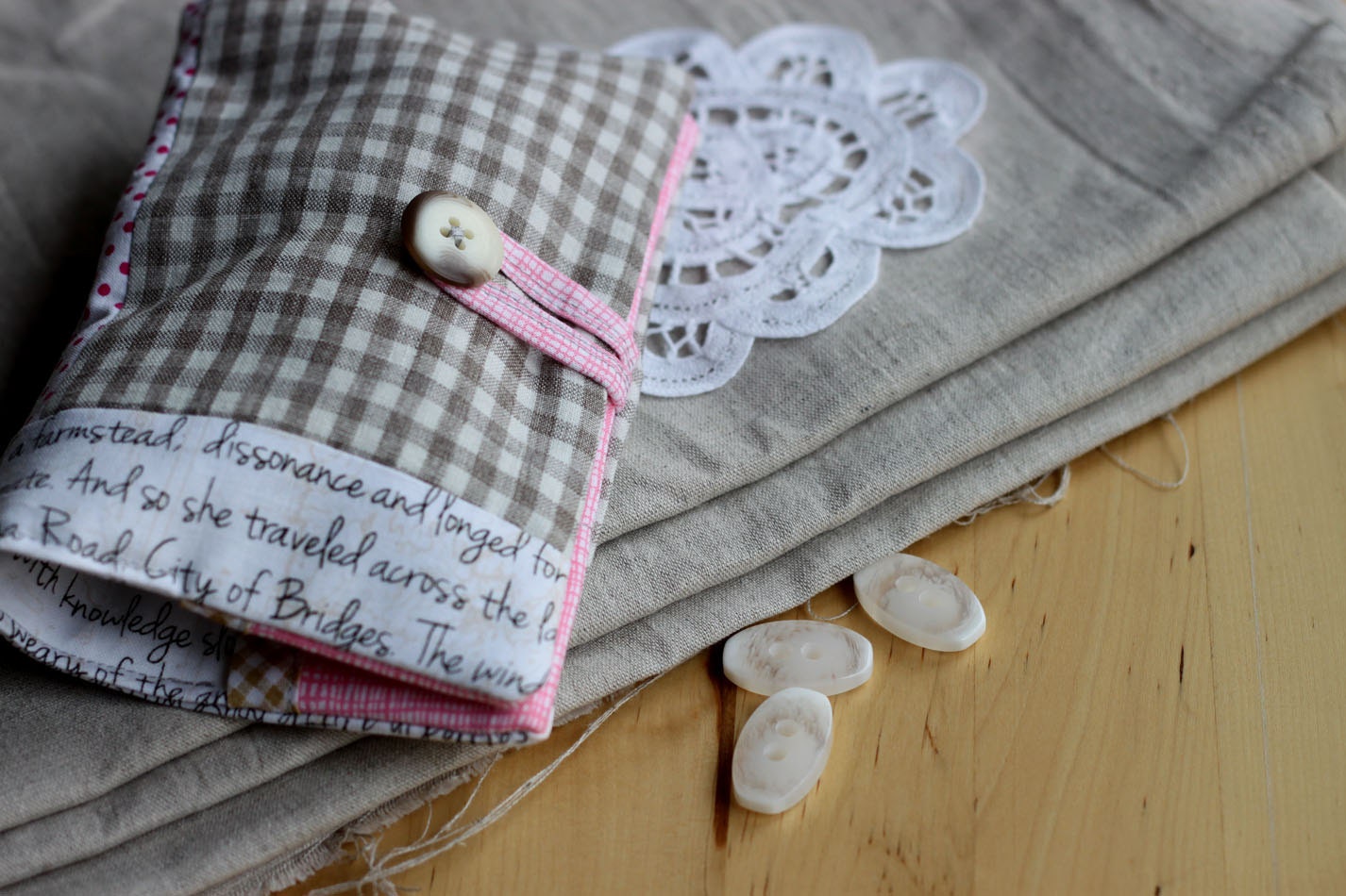 Zakka style,travel sewing kit, embroidery kit, pin cushion, sewing kit. Linen and selected designers fabrics. Ready to ship.