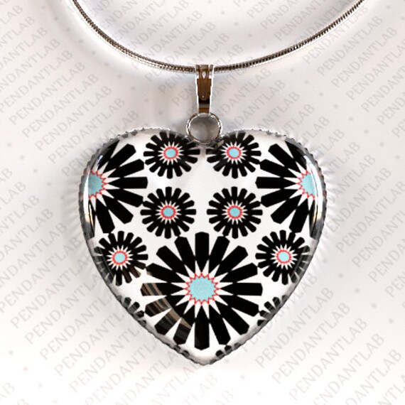 Suomi Flowers Heart Pendant, Black and White Necklace, Heart Pendant, Heart Necklace, Black Flower Necklace