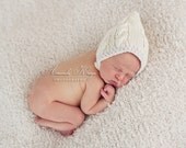 Cabled button strap Hood for NEWBORNS photography prop - Pale cream
