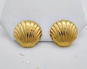 Scallop Shell Vintage Stud Post Pierced Earrings - Vintage Avon Jewelry