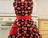 Retro Sweetheart Apron Cupcakes on Black BELLA