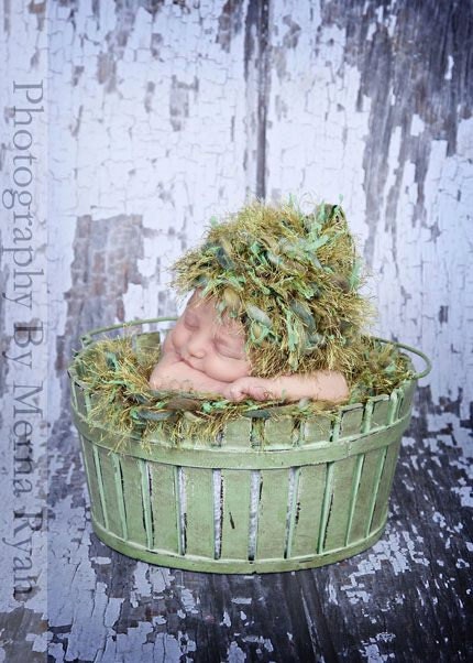 SALE Newborn Boy Girl HAt NESt SEt Baby PHoTO PRoPs Unigender Grass Green CHiCK CaP FeATHeReD SToRk Egg PiCk CoLor Knit to Order Cocoon Bea