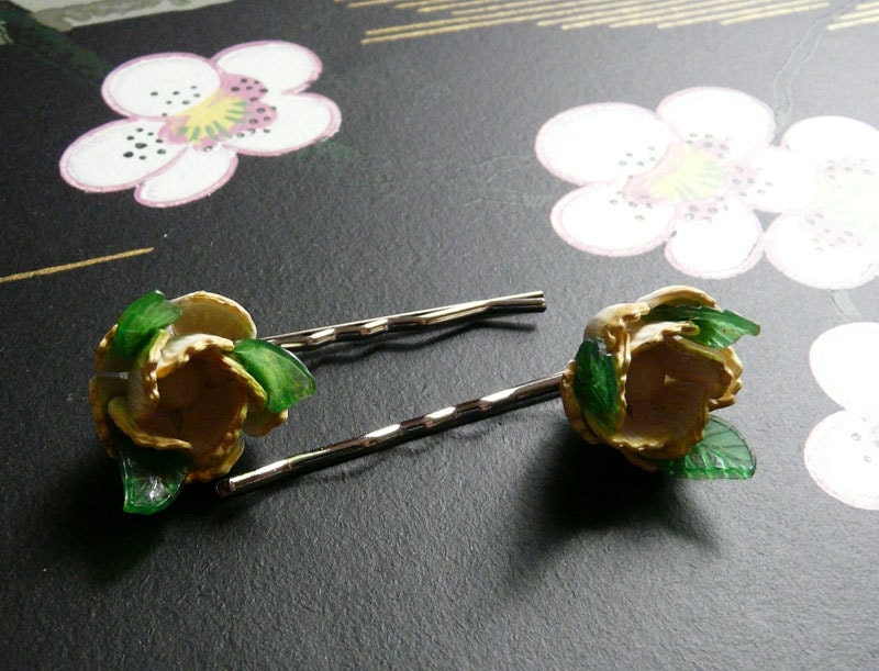 pursalane bobbies - vintage plastic flowers