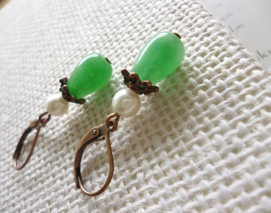 green glass earrings with pearls - copper drop earrings - perla earrings