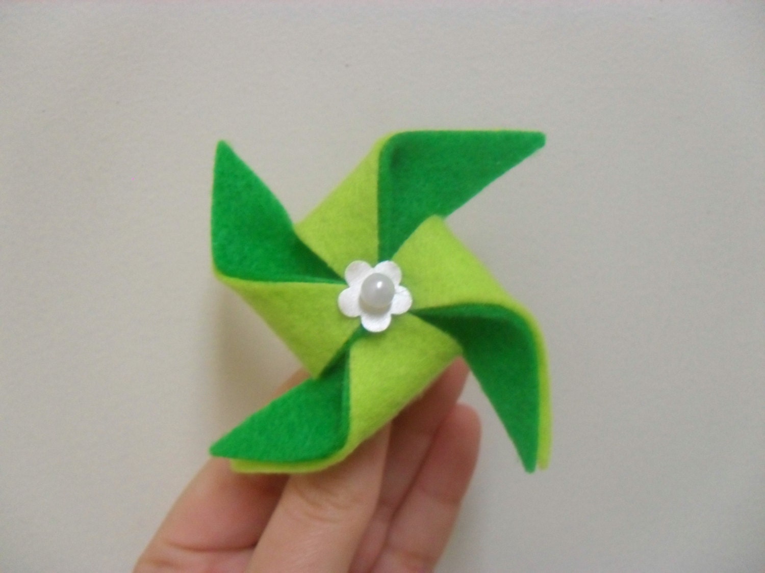 Green Felt Pinwheel Clip