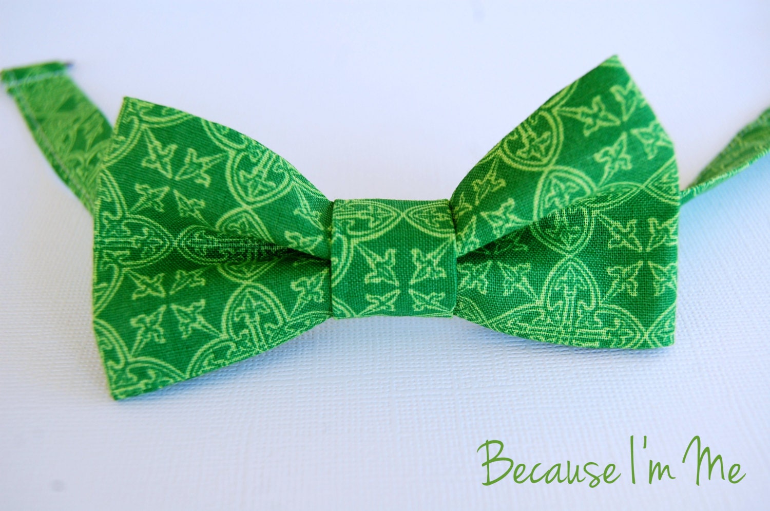 Lovely Mens Green Gaelic Print Bow Tie - Fun, Sophisticated bowtie is pretied and adjustable - becauseimme