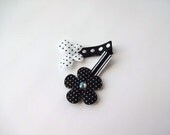 Black and White Non Slip  Clips