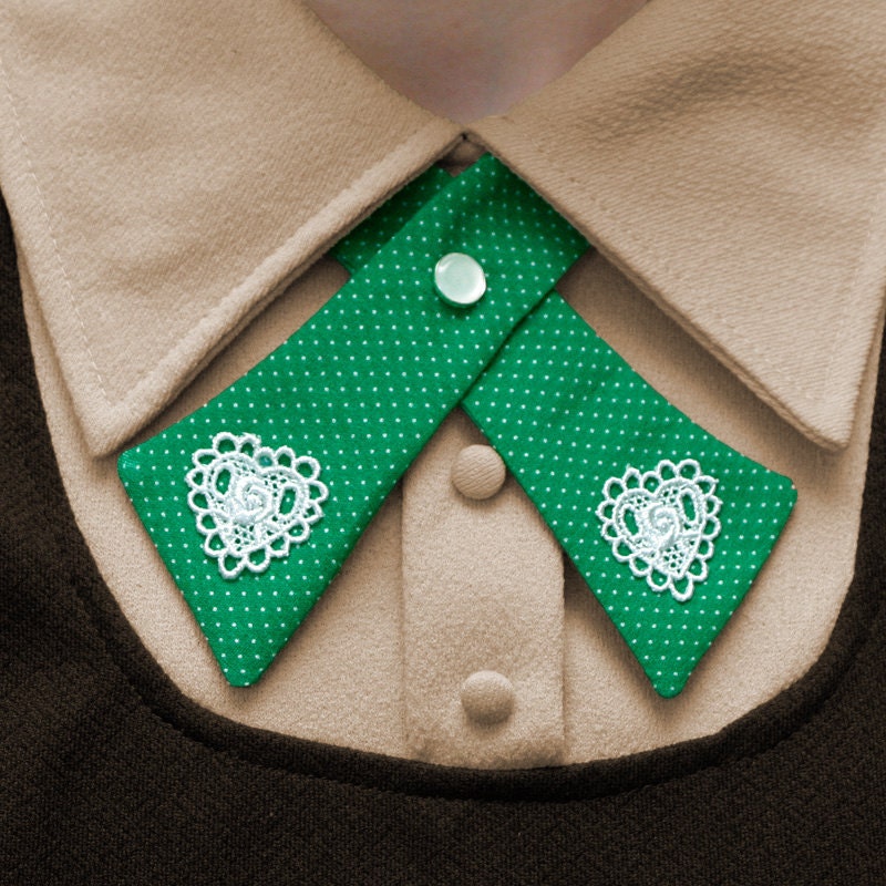Lady Tie - Kelly Green - Polka Dots - Lace Heart Appliques