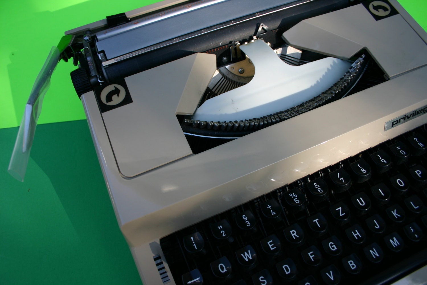 vintage PRIVILEG 180 Germany manual typewriter