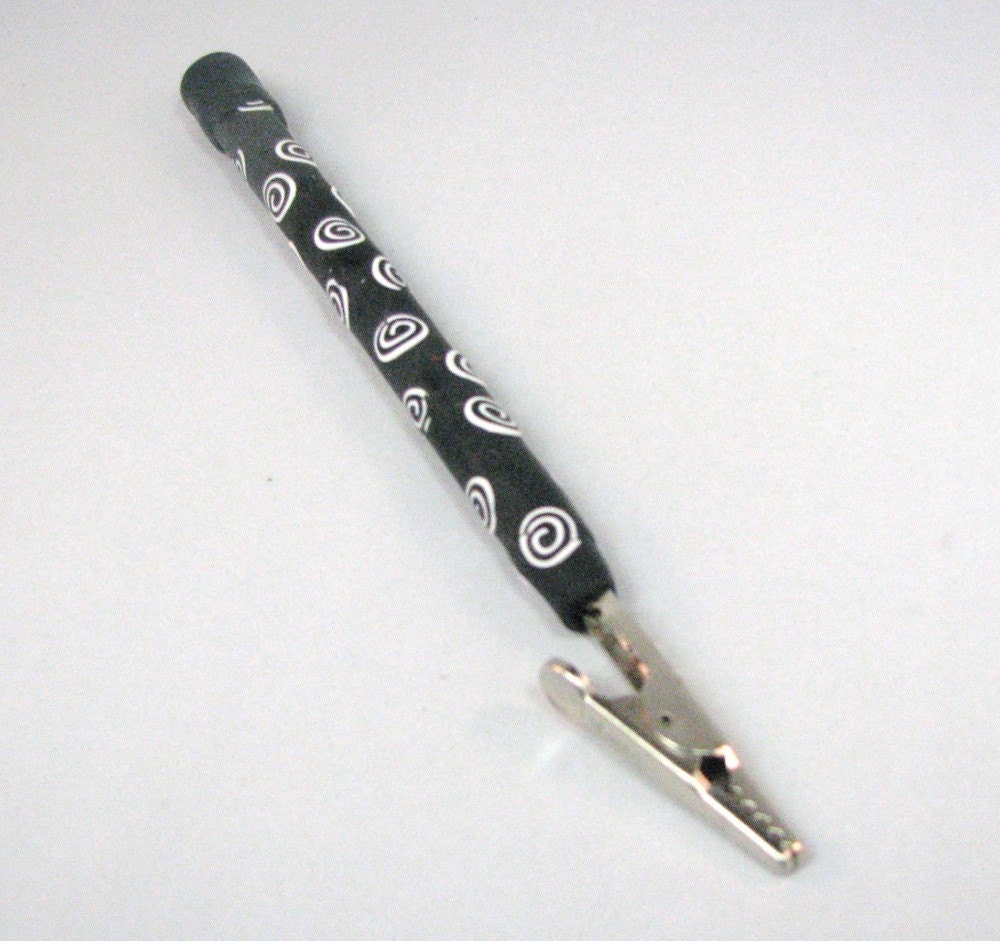Bracelet Helper, Bracelet Aide, Third Hand, Tool Black and White