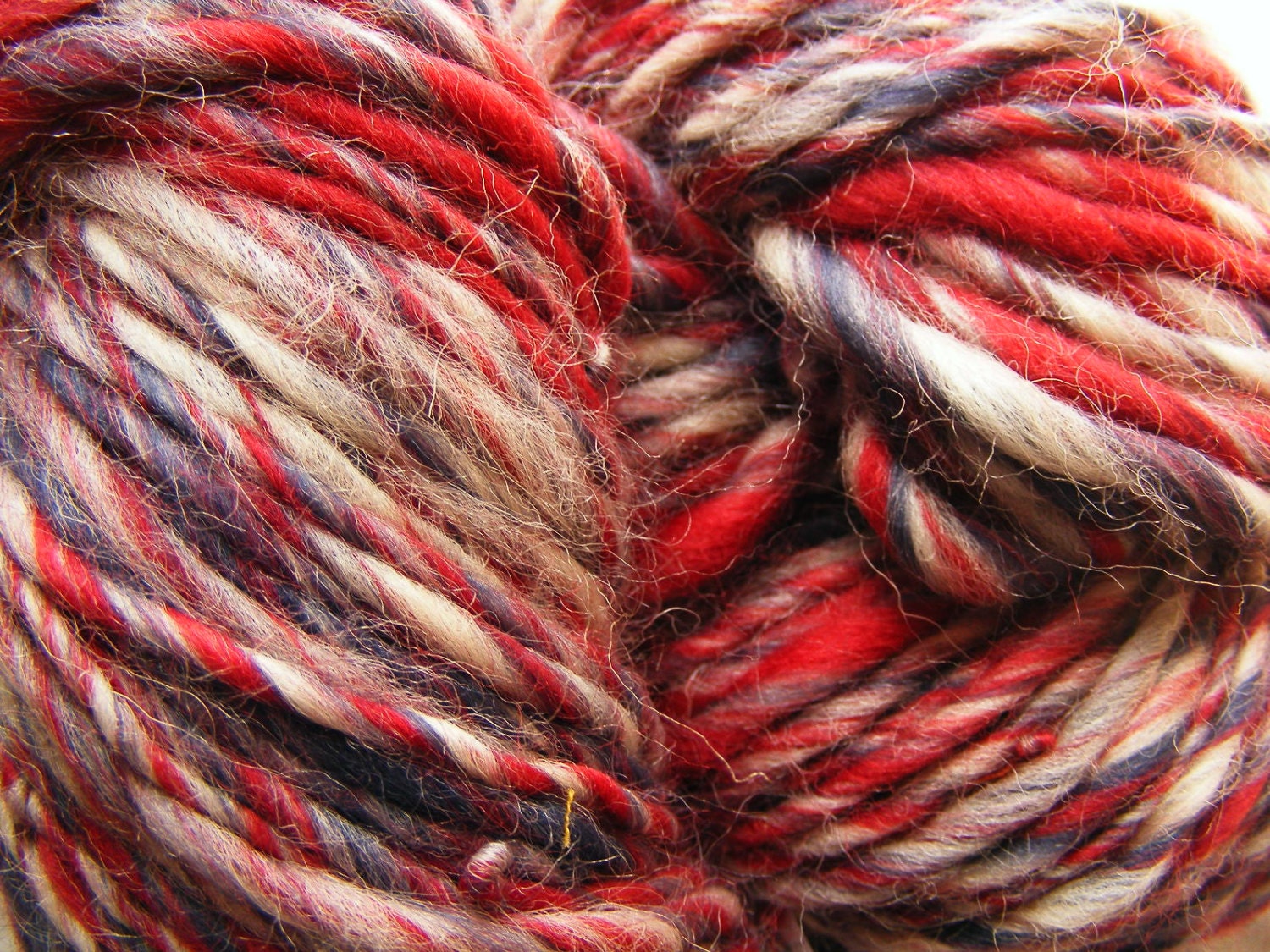 Handspun Yarn INDEPENDENCE Merino Wool 170yds 5.5oz 8wpi aspenmoonarts knitting