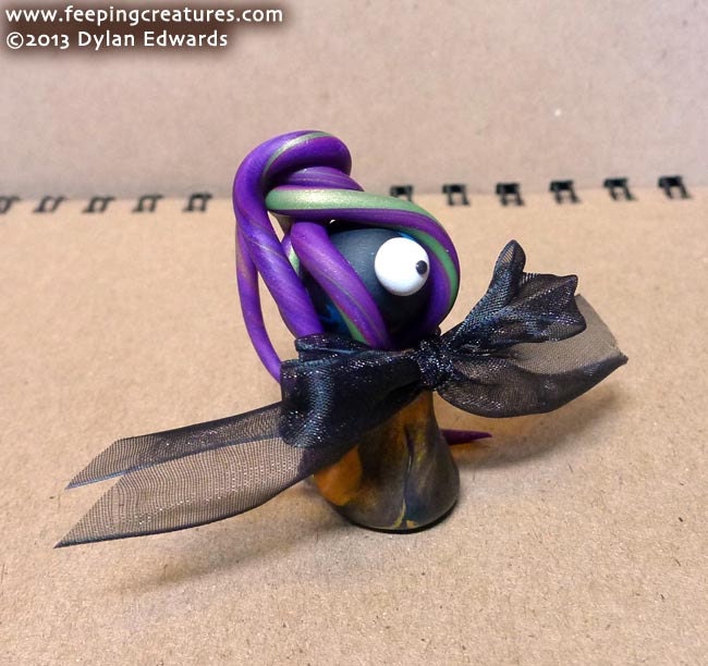 Ribbon Bow Medusa - Feeping Creatures monster figurine