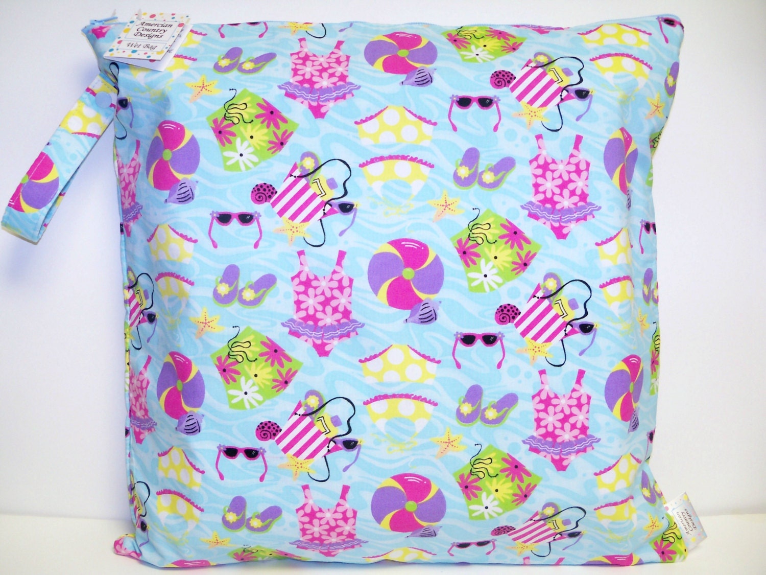 Large Wet Bag - Wet Bag - 17 X 17 - Day At The Beach