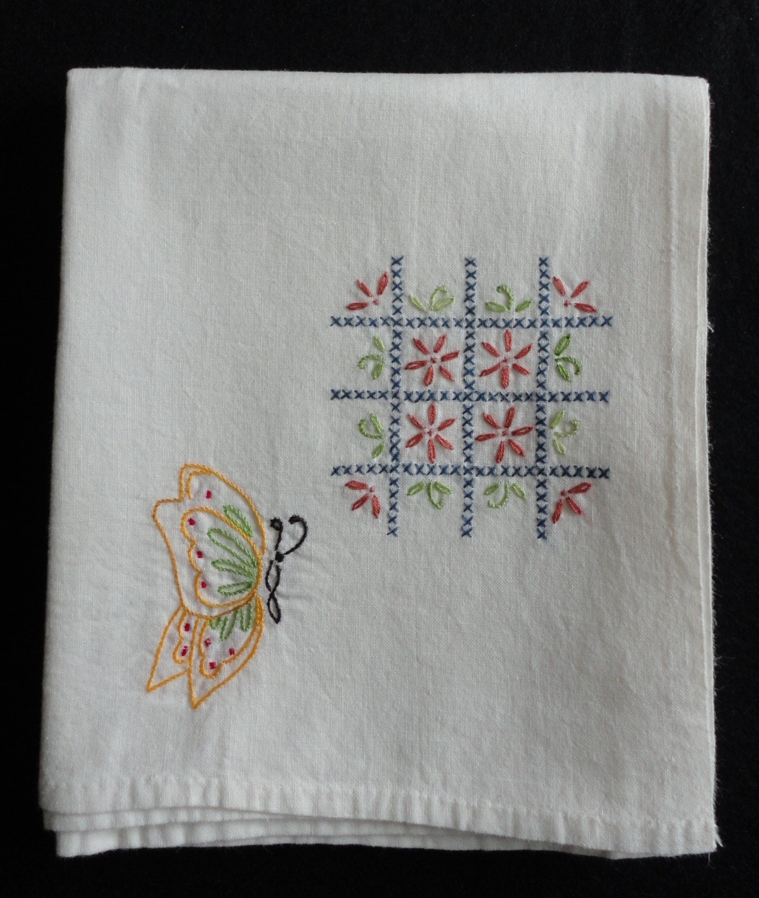 Vintage Hand Embroidered Butterfly and Flowers Flour Sack Dishtowel Tea Towel 34 x 38 Dish Drying Cloth China Hand Towels Kitchen Decor