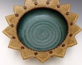 Sunflower Bowl serving bowl