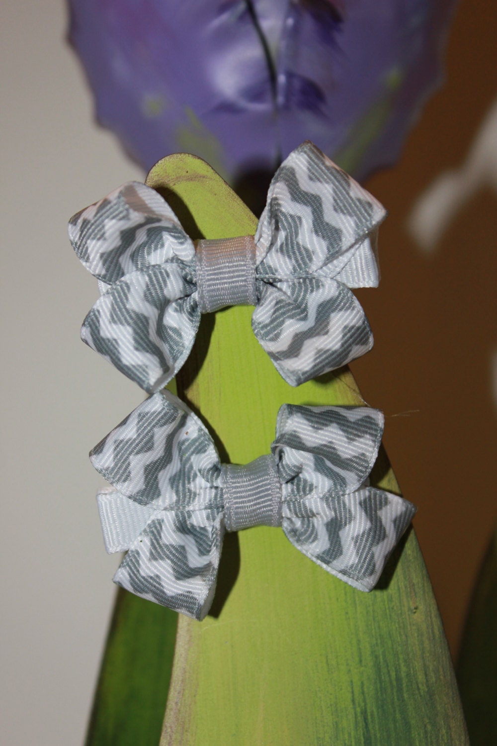 ONE Small Gray Chevron Bow